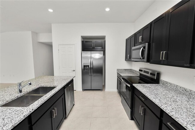 Building Photo - 2547 Zachary Taylor Wy