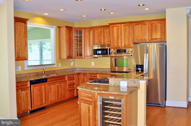 Building Photo - 3713 Stonewall Manor Dr