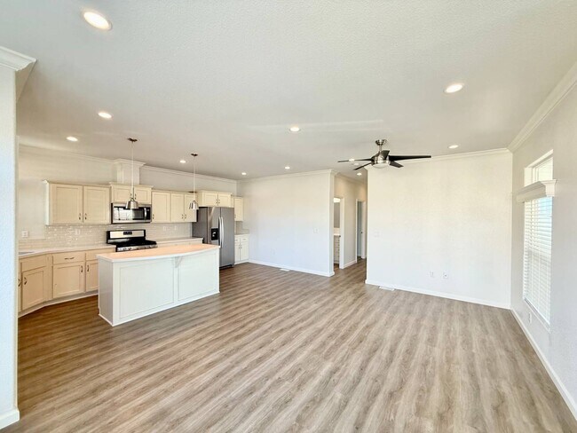 Building Photo - 80 Huntington St