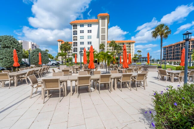 Building Photo - 2871 N Ocean Blvd