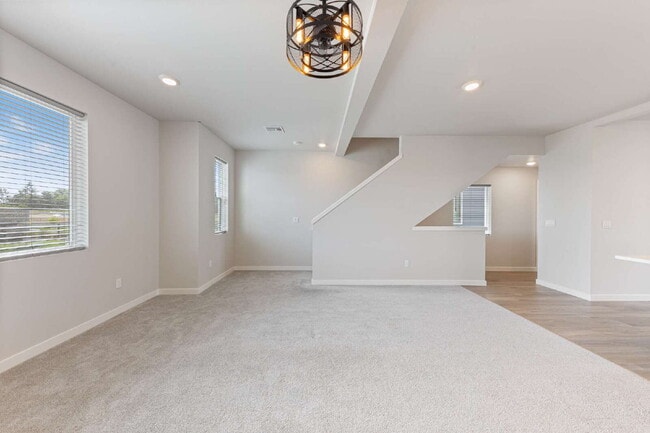 Building Photo - Newly Constructed 3 bedroom, 2.5 Bathroom home with luxury finishes!