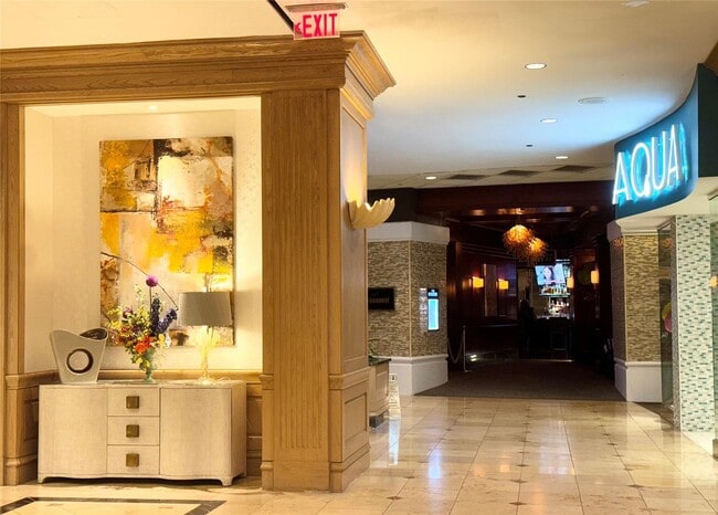 Building Photo - 5220 Seawall Blvd