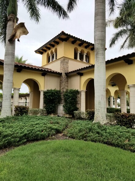 GRAN PARADISO ENTRANCE - 12604 Garibaldi Ln