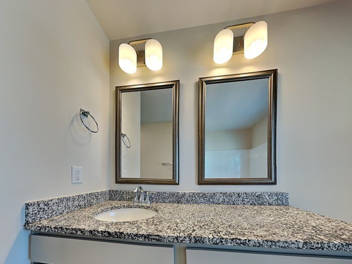 Building Photo - 114 Boat Clb Ln