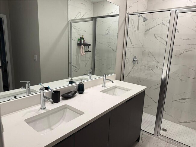 Building Photo - 2023 White Ave