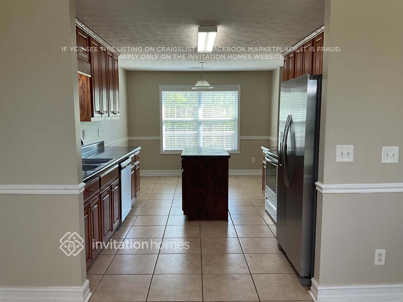 Building Photo - 3329 Silver Ridge Dr
