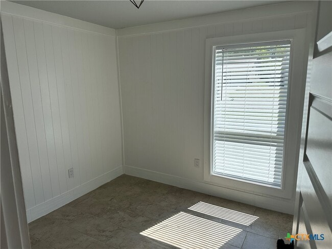 Building Photo - 1104 Preswick Dr