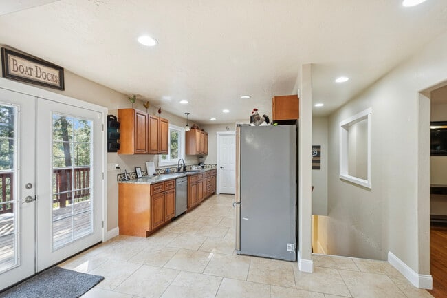 Building Photo - 278 N Many Lakes Dr