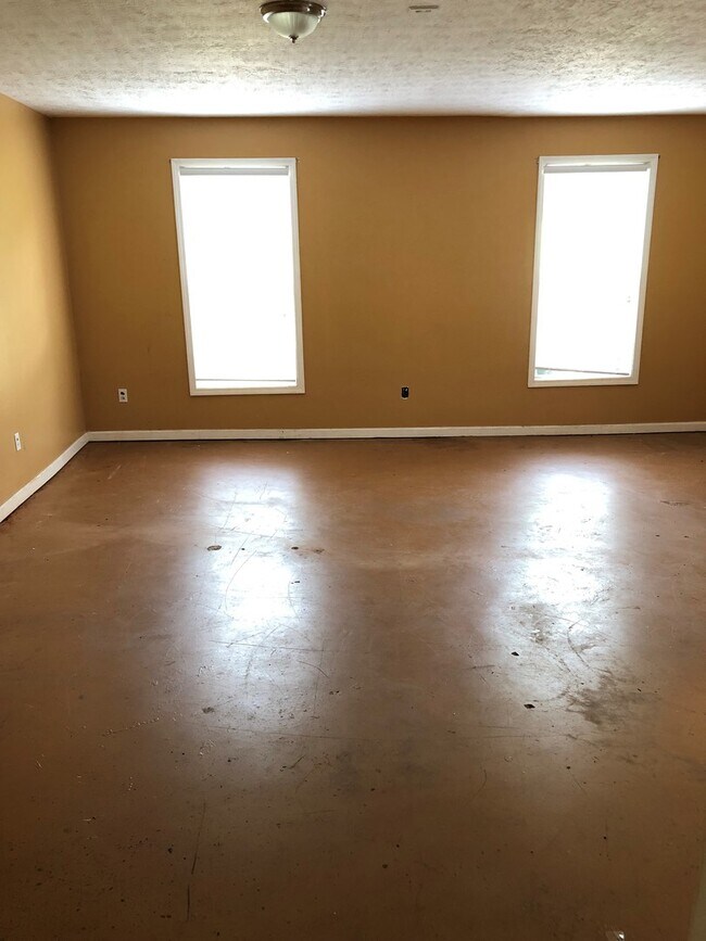 Building Photo - 364 Inman Rd