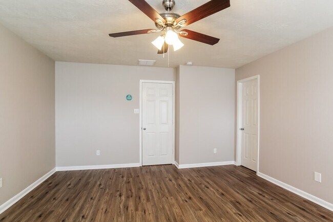 Building Photo - 8138 Sanders Glen Ln