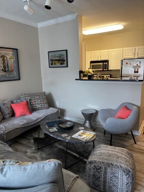 Building Photo - 1000 Providence Pl