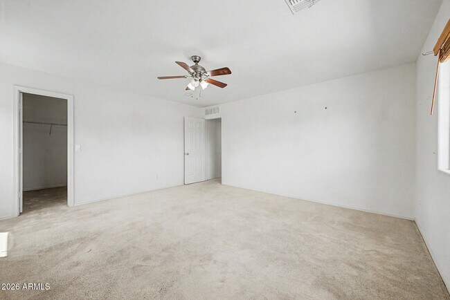 Building Photo - 3119 W Pleasant Ln