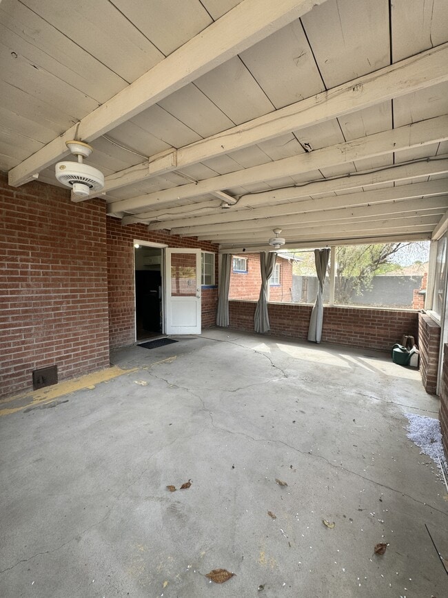 Building Photo - 6132 N 16th Dr