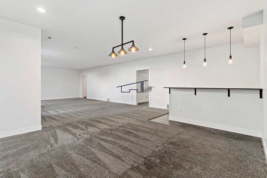 Building Photo - 369 W Clark Cir