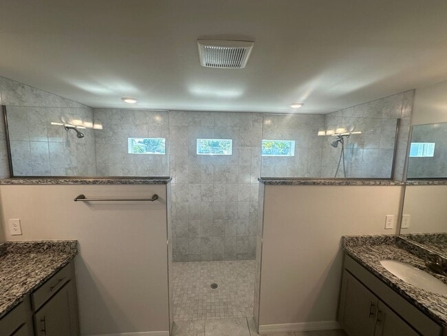 Building Photo - NE Cape Coral- Gator Circle Home- 4 Bedroom 2 Bathrooms 3 Car Garage