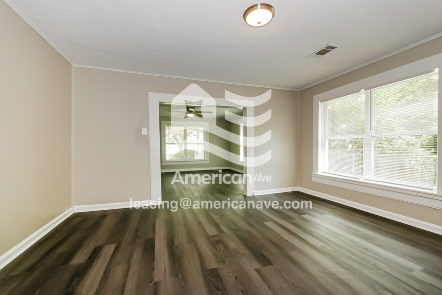 Building Photo - 3901 Oates Ave