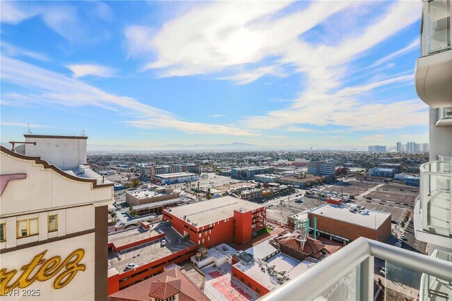 Building Photo - 150 S Las Vegas Blvd