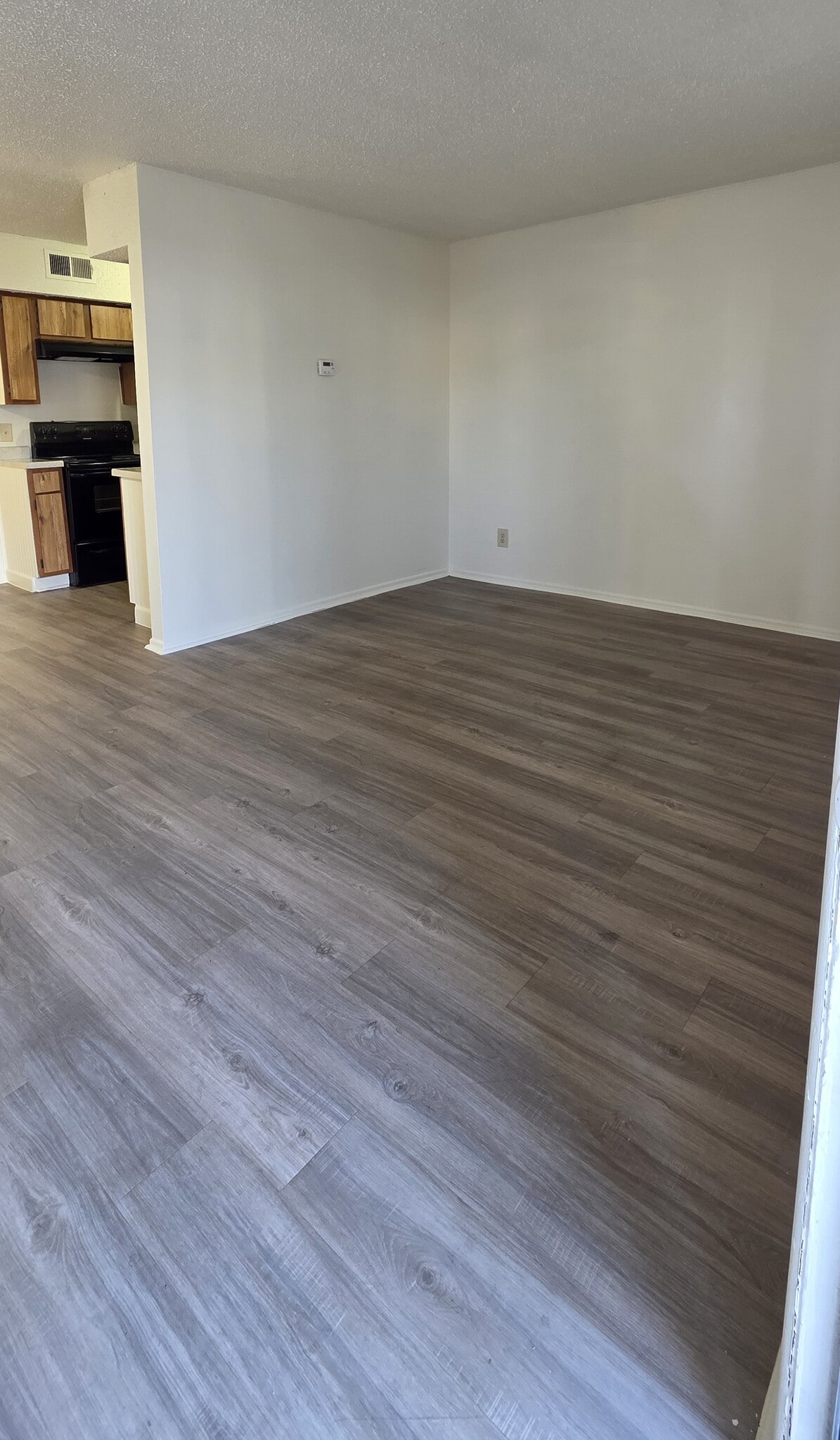 Living room - La Casa Apartments