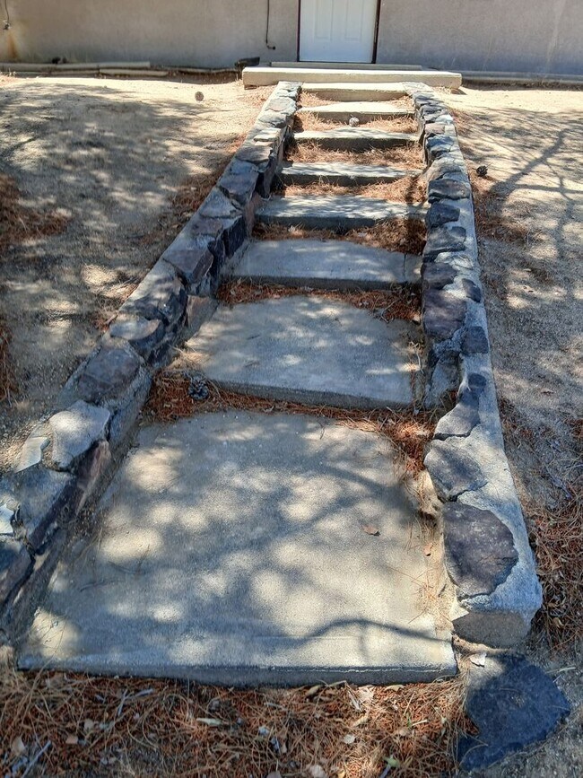 Building Photo - 55555 Pueblo Trail