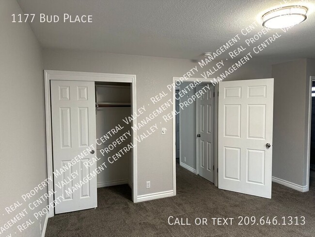 Building Photo - Manteca 4 Bedroom 3 Bathroom Home