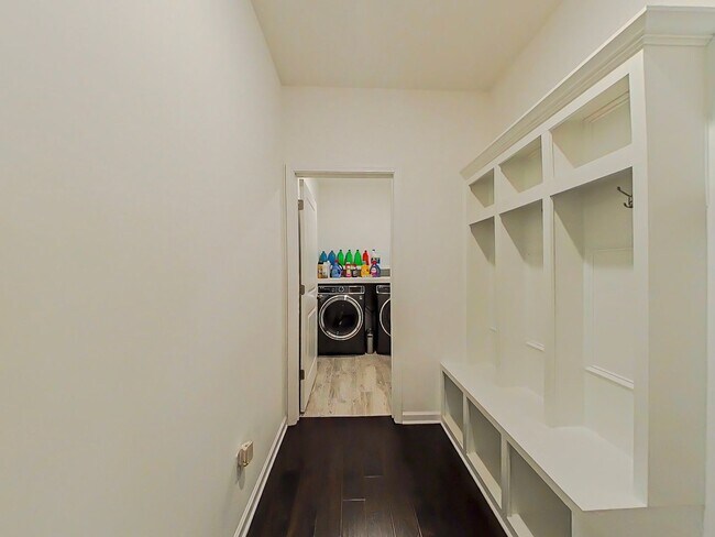 Building Photo - 5 Bedroom Home in Columbia County!