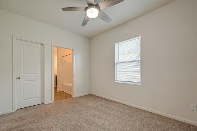 Building Photo - 1017 White Birch Ln