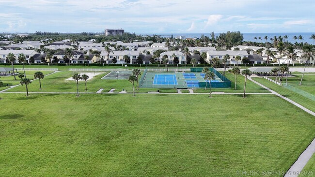 Building Photo - 1811 Melaleuca Dr