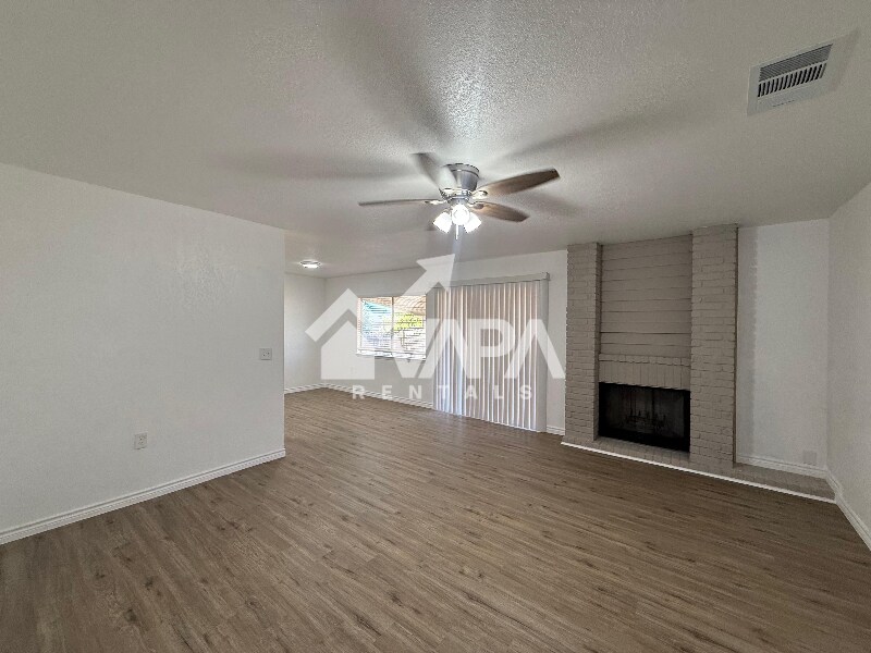 Building Photo - 5911 Autumn Lake