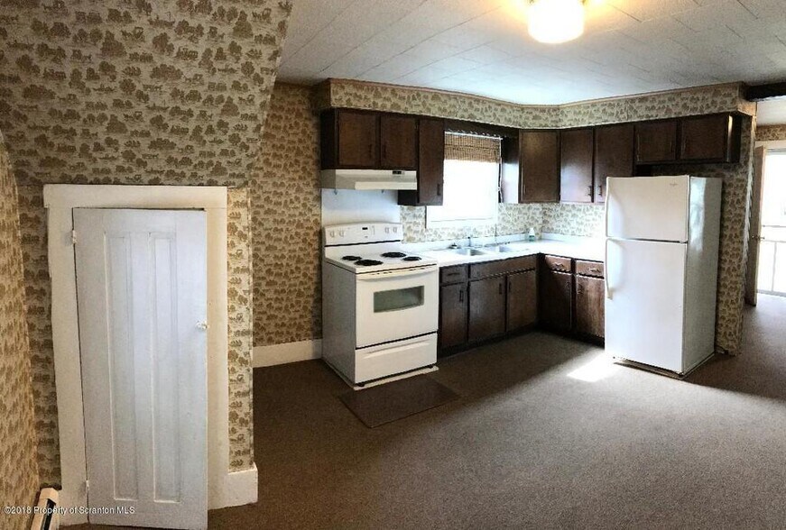 kitchen - 29 Putnam St