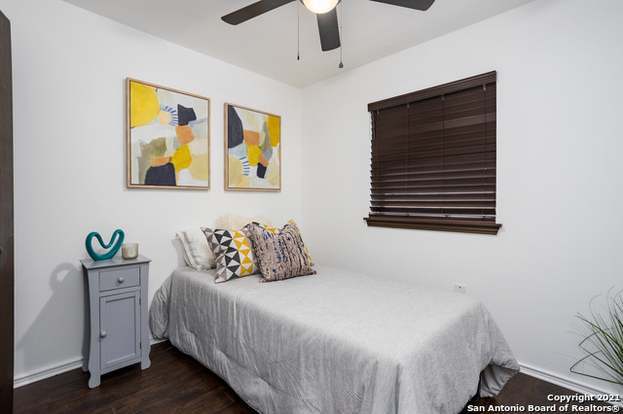 Building Photo - 1015 Cerro Alto Dr
