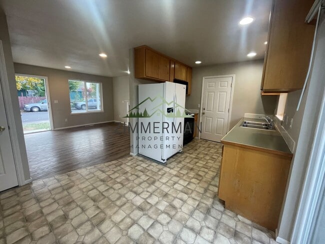 Building Photo - Cute 3-bedroom Home In Springfield