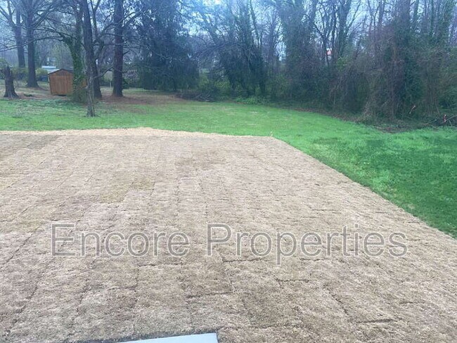 Building Photo - 1115 Grace Ave