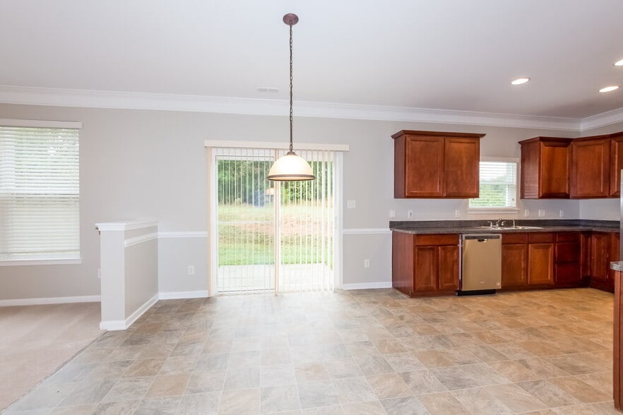 Building Photo - 3906 Herkimer Dr