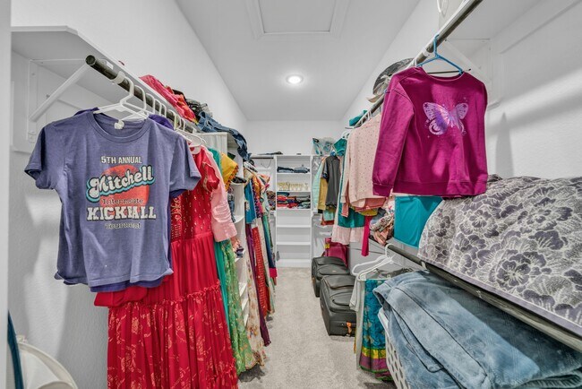 Building Photo - 2030 Woodland Pine Ct