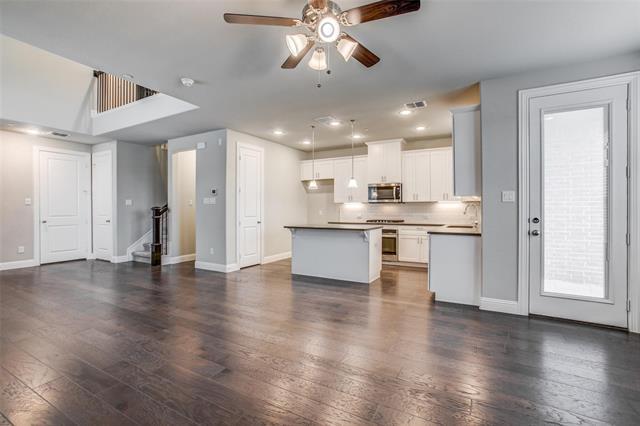 Building Photo - 704 Reeves Ln