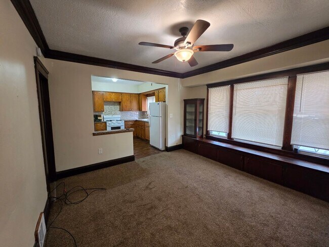 Building Photo - 4100 Mapledale Ave