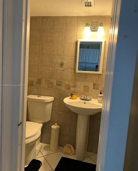 Building Photo - 1801 S Ocean Dr