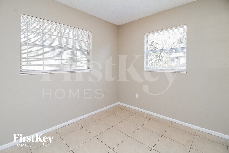 Building Photo - 3639 Shalimar Ct