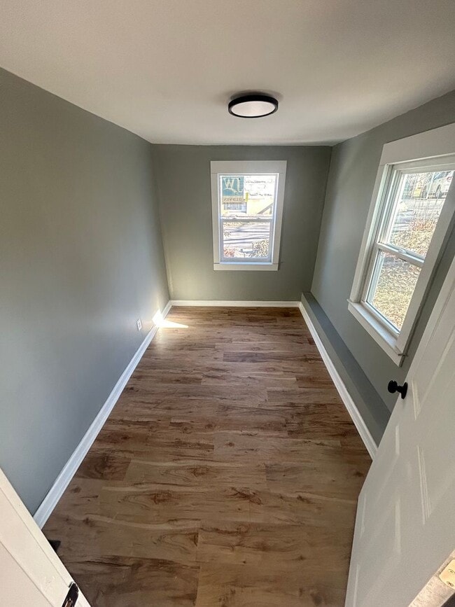 Building Photo - Charming 3-bedroom, 1-bathroom house located in Vine Grove, KY.