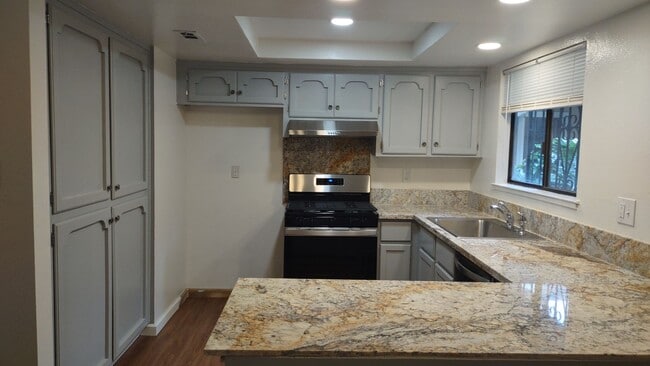 Building Photo - 965 Johnfer Way