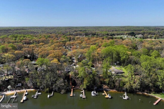 Building Photo - 928 Waterview Dr