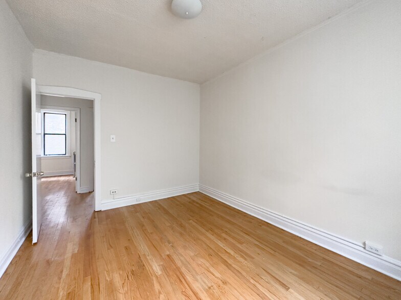 Building Photo - 1540 N Kedzie Ave