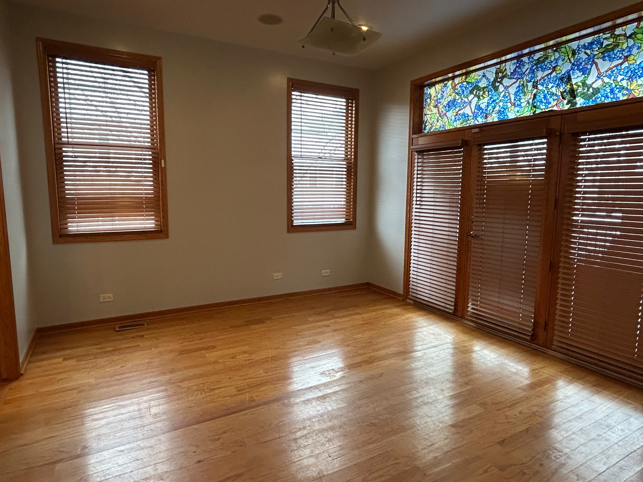 Master Bedroom - 1901 S May St