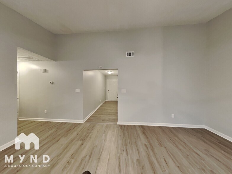 Building Photo - 9274 River Chase Way
