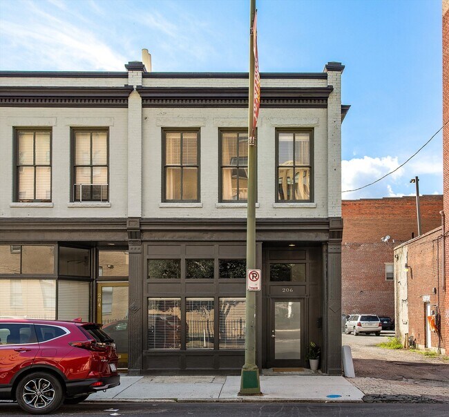 Building Photo - 206 N 1st St