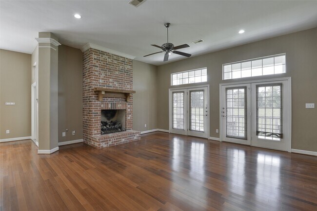 Building Photo - 3960 Farm to Market 1960 Rd E