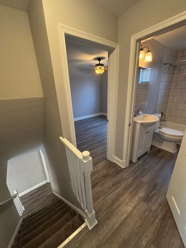 Building Photo - 2 Bedrooms - 2 Bathrooms, 21234