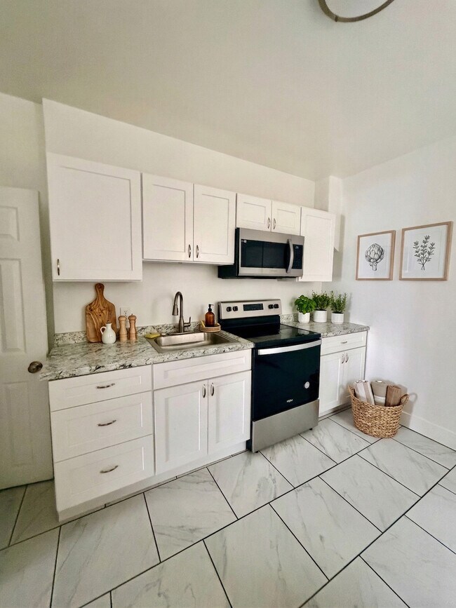 Building Photo - 2060 E Lippincott St