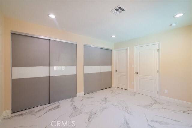 Building Photo - 19922 E Country Hollow Dr