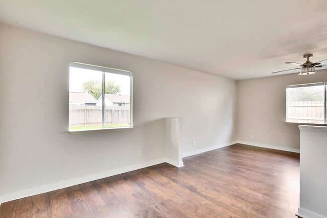 Building Photo - 7002 Skynook Dr